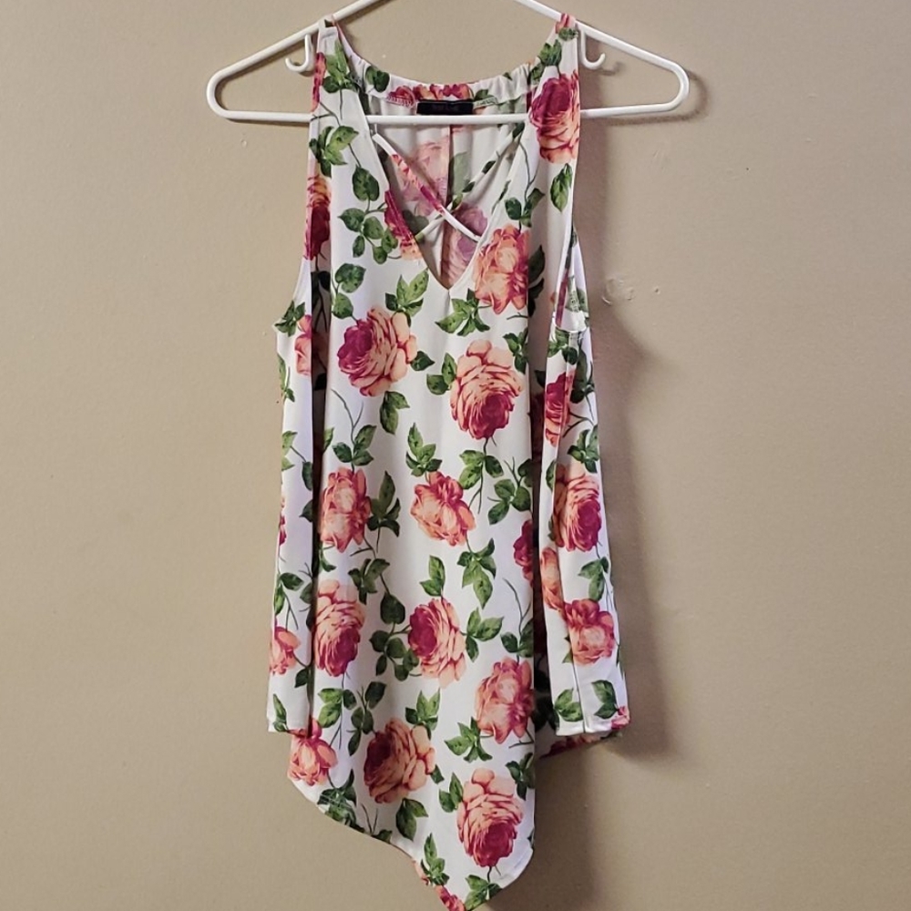 White patterned tank